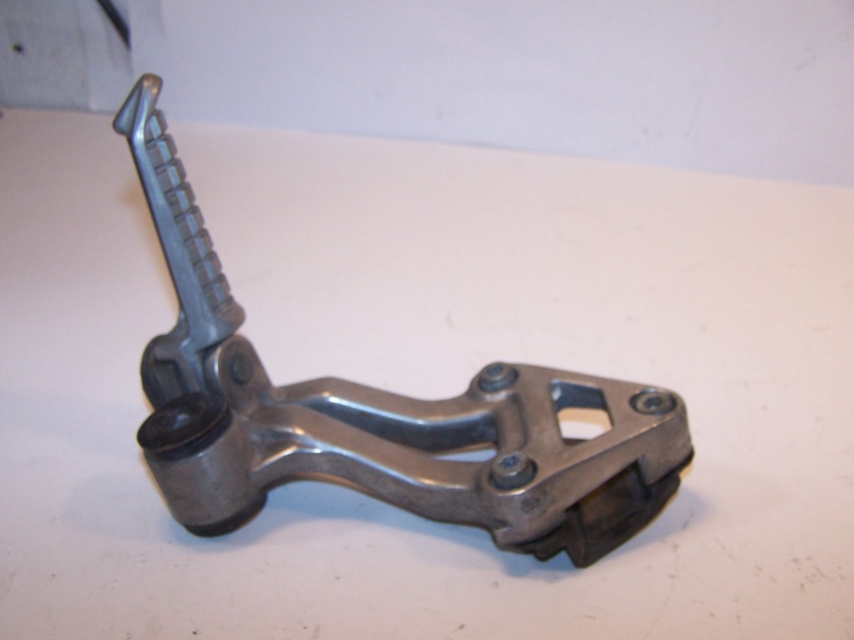 KAWASAKI ZX11 REAR RIGHT FOOT REST PEG & BRACKET 35011-1522