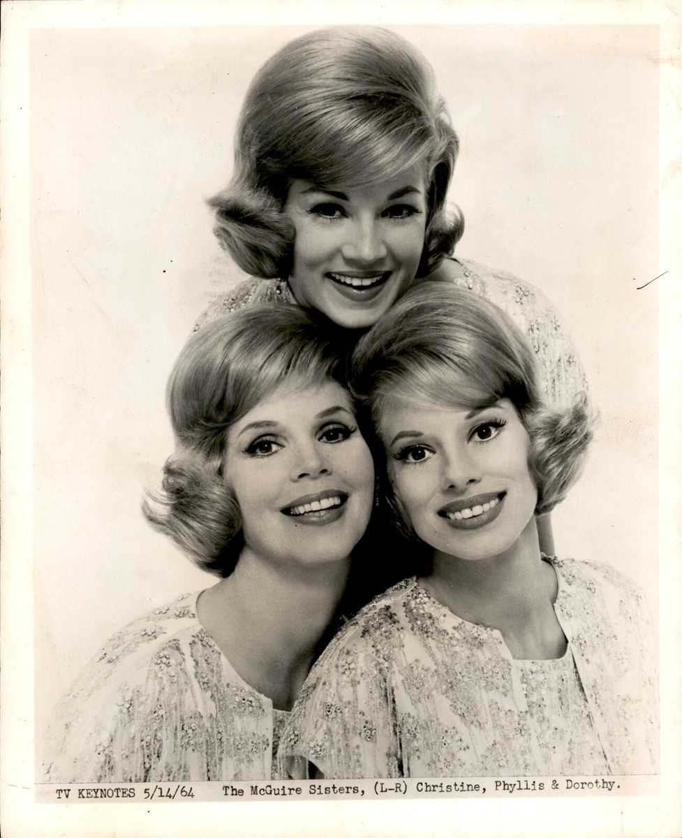 LG21 1964 Original Photo THE MCGUIRE SISTERS Musicians Christine