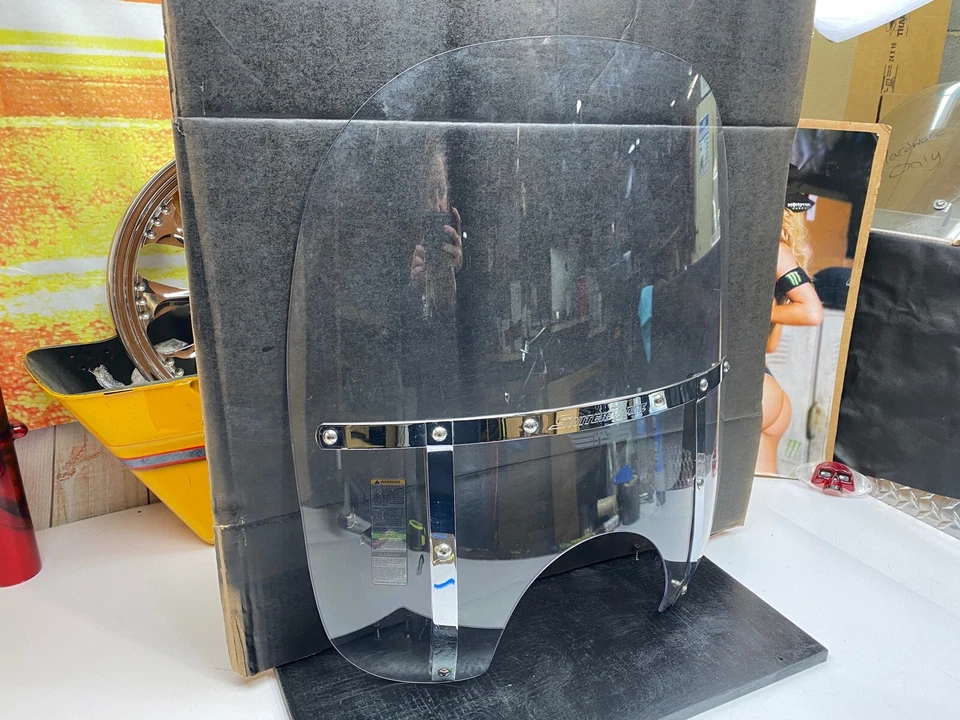 National Cycle 19 3/4 in. 2-Up Switchblade Windshield - Image 3 of 4