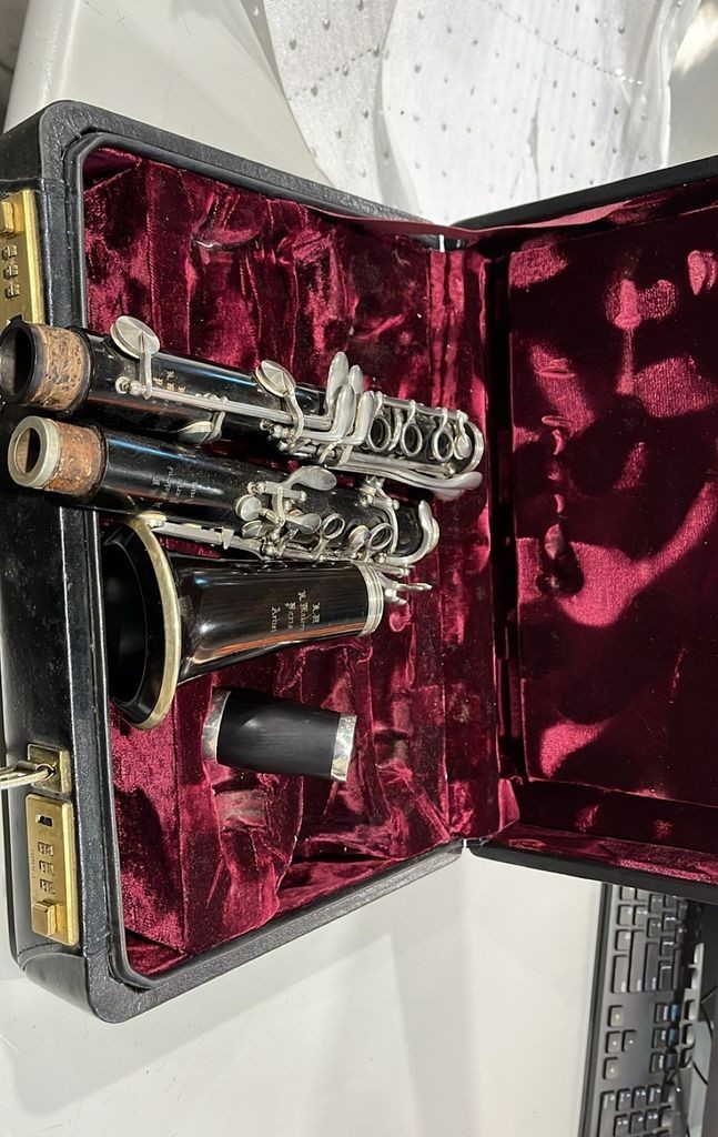 R. Malerne Paris Wood Clarinet *Note*missing mouth piece