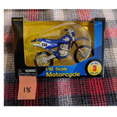 Maisto 1:18 Yamaha 250 Blue Diecast Steerable Motorcycle 2001 #31300-1601