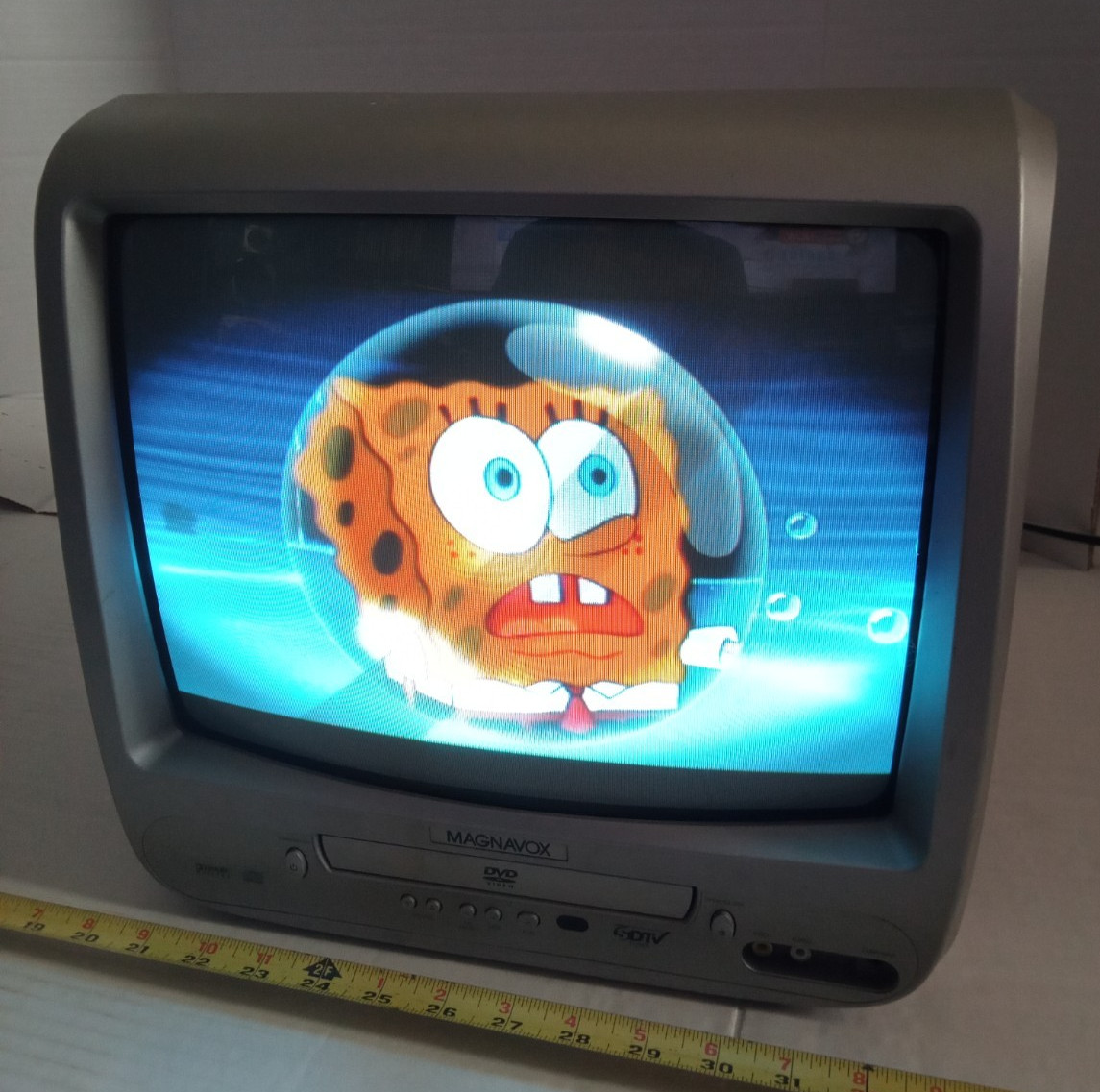 Magnavox 13&rdquo; SDTV CRT CD130MW8 TV/DVD Combo Gaming TV RCA 