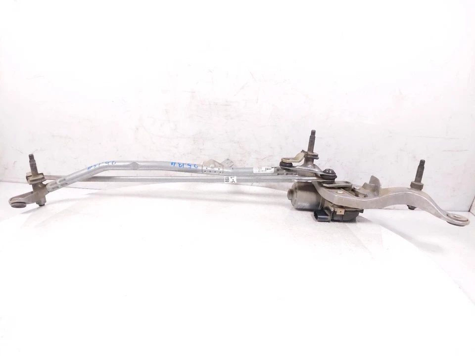 2019-2023 Mercedes-Benz C300 Front Windshield Wiper Motor & Linkage 339702165804 - Image 3 of 4
