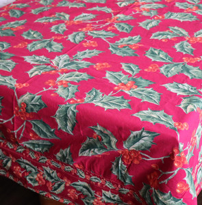 Vtg Rect April Cornell Tablecloth Holiday Christmas Holly Berries Red, Gr 76x56"