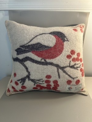 Barker Textiles 100% Wool 18  Red Robin Holiday Berries Down Throw Pillow