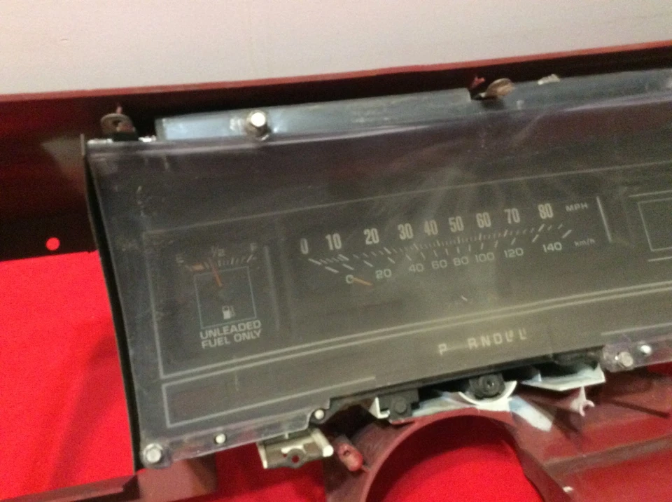 Velocímetro de barrido Malibu El Camino 1978-80 rojo para repuestos Foto 2 de 4