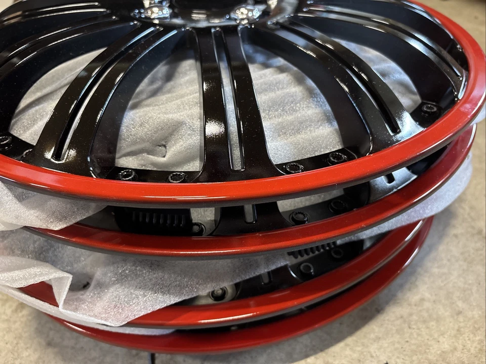 "Juego de cubiertas de rueda de 16"" tapacubos universales Redline Performance nuevo" Foto 3 de 4