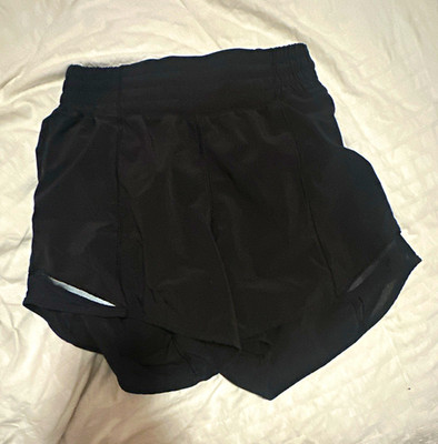 Lululemon Women s Black Solid hotty hot Shorts