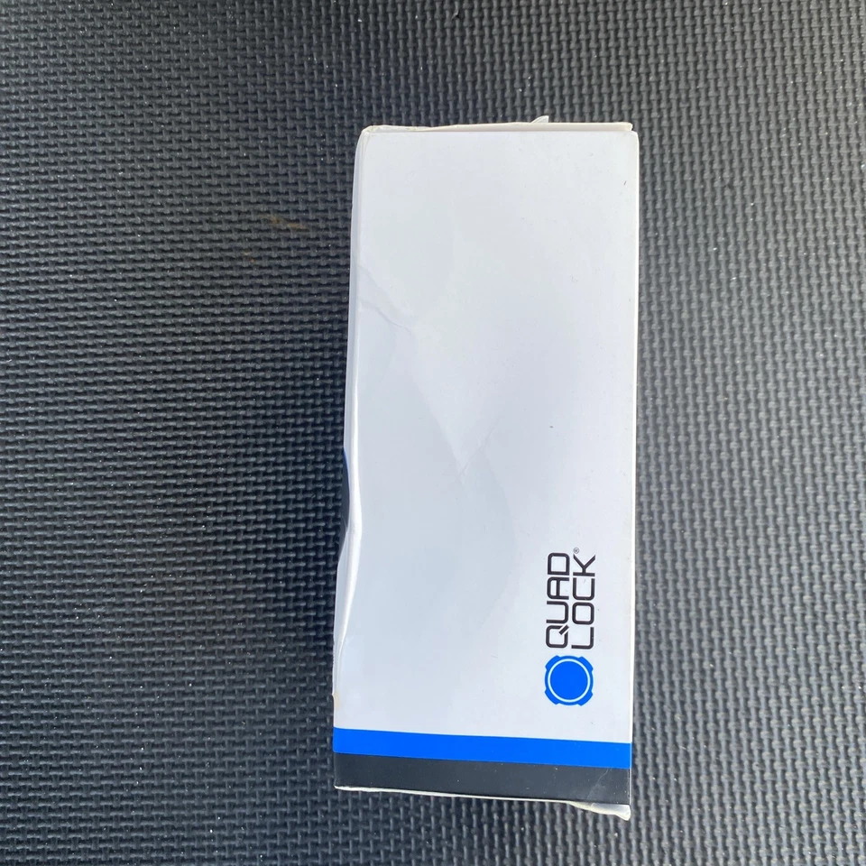 Quad Lock Car Phone Holder Suction Windshield Dash Mount, windscreen Mount - Image 2 of 4