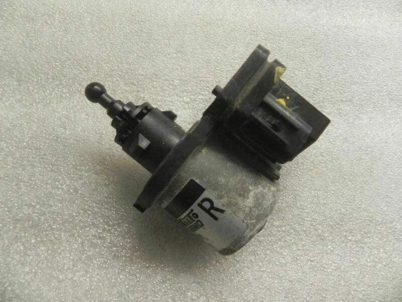 ORIGINAL TOYOTA LEXUS Scheinwerfer Rechts Stellmotor Headlight 