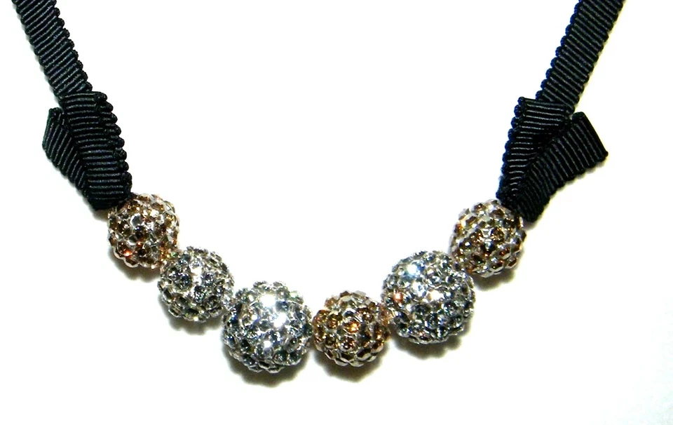 Collar Swarovski con Cisne Cinta Negra con Cuentas de Oro, Plata, Cristal Transparente Foto 4 de 4