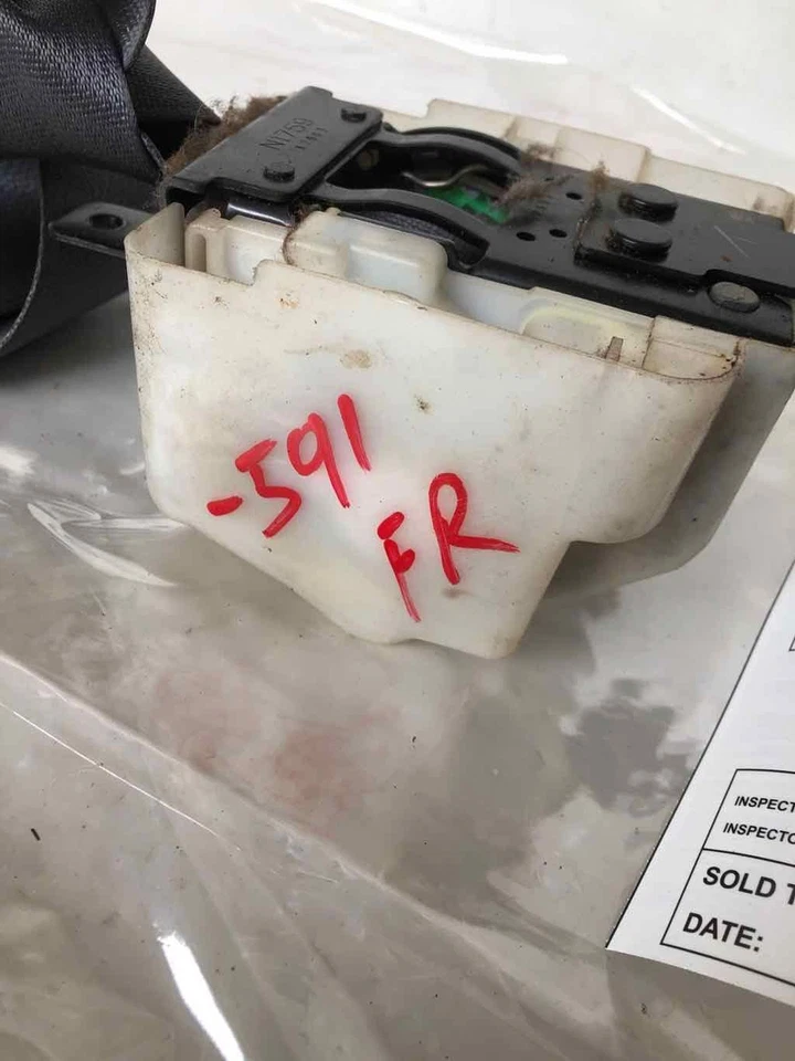 2003 2004 MITSUBISHI MONTERO SPORT Front Seat Belt Safety Belt Retractor Right - Image 3 of 4