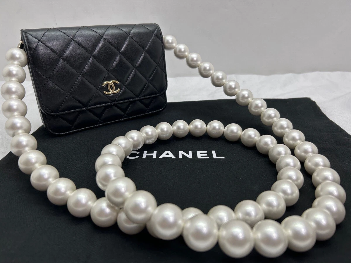 CHANEL Calfskin Quilted Maxi Pearls Clutch With Chain Black Runway E  (NJL024366)