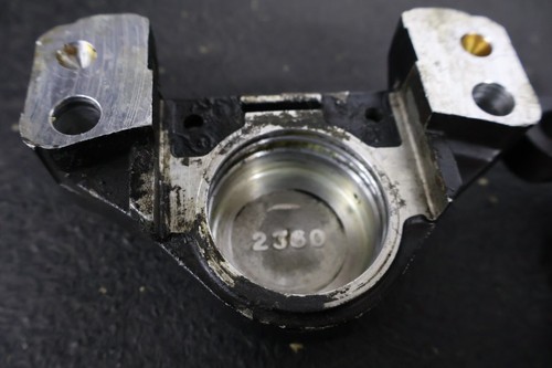 YAMAHA 1986 - 1990 YX600 RADIAN FRONT RIGHT SIDE BRAKE CALIPER BODY HOUSING - Picture 5 of 16
