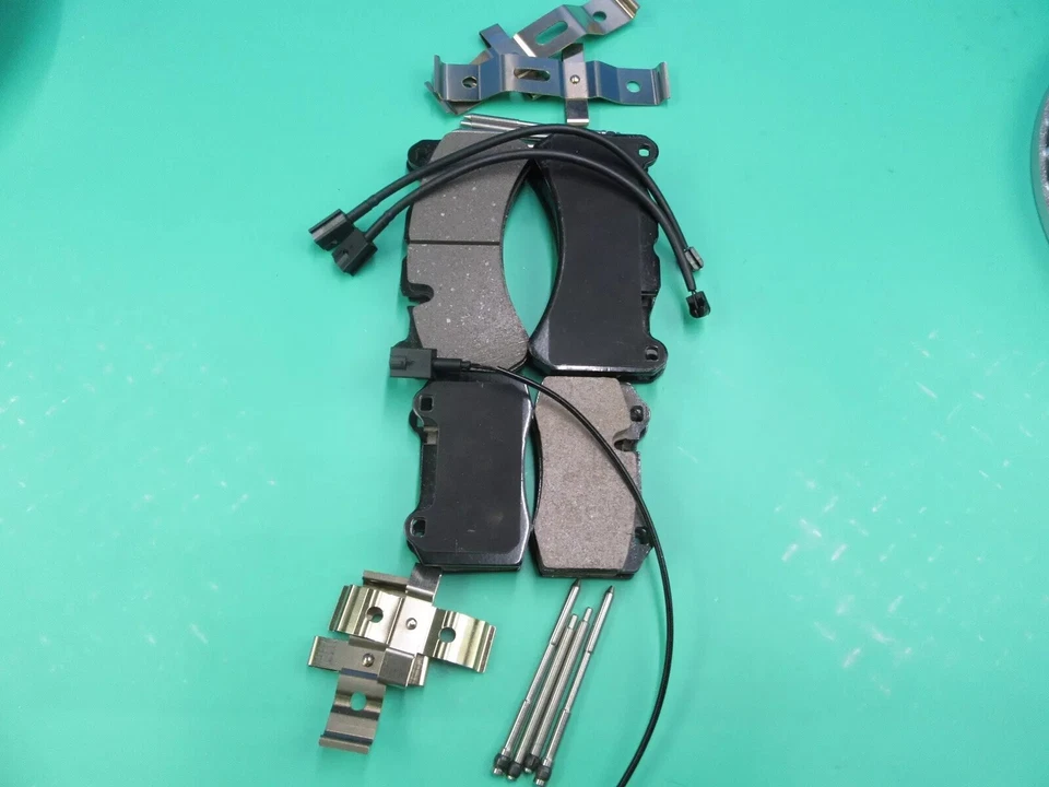 Maserati Granturismo Gt Gran Turismo Quattroporte Front & Rear Brake Pads Rotors - Image 4 of 4