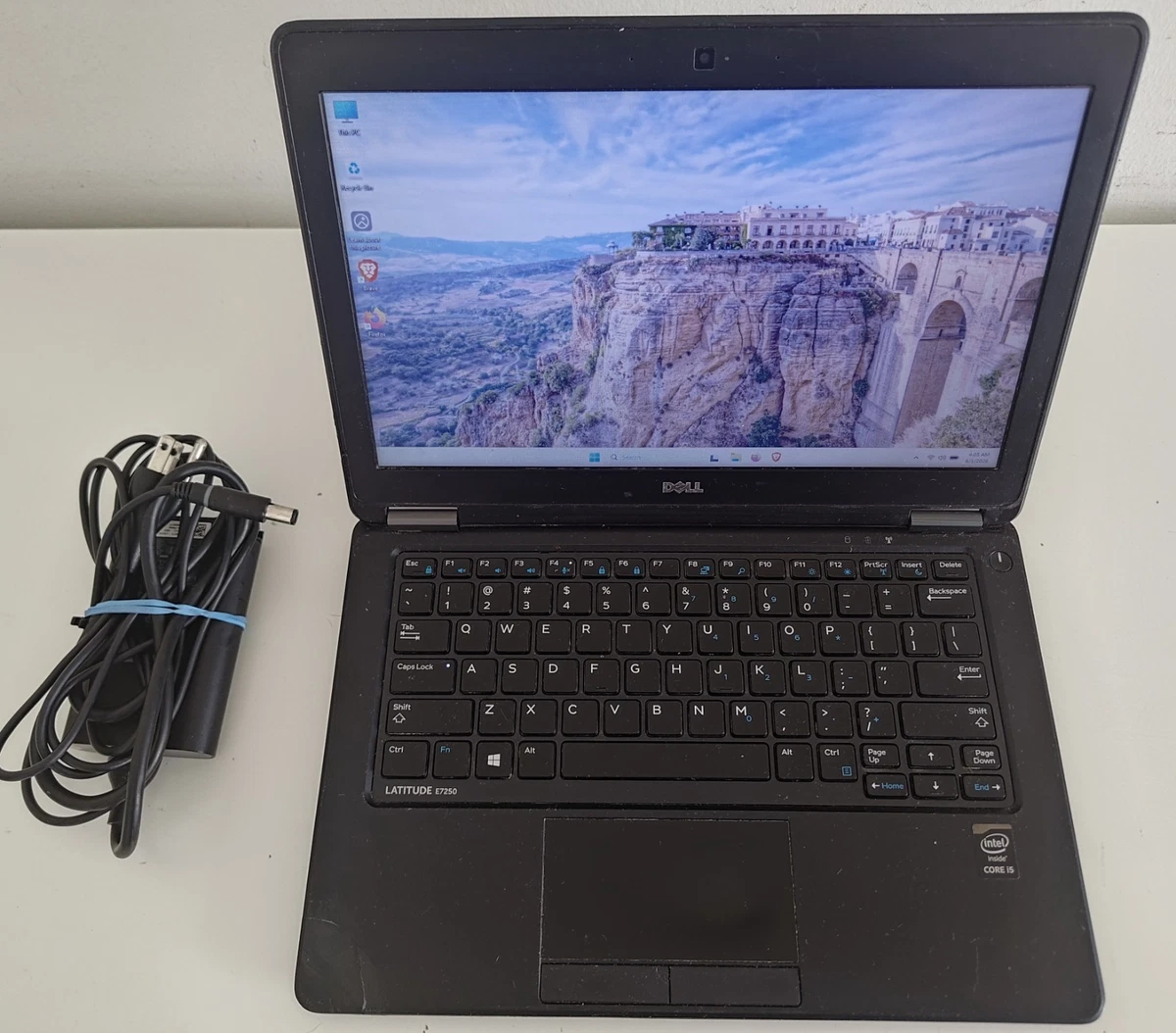 Dell Intel Core i5 6th Gen. PC Laptops & Netbooks 256 GB SSD