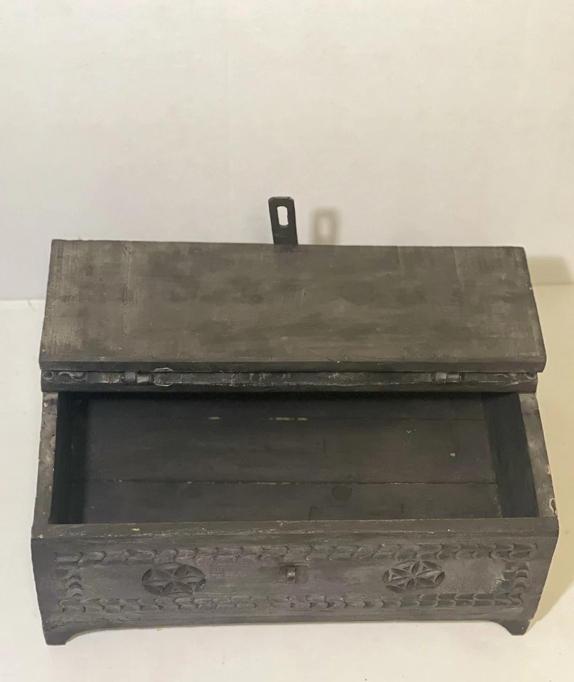 Винтажный резной деревянный сундук ручной работы с металлической фурнитурой народный - Изображение 4 из 4