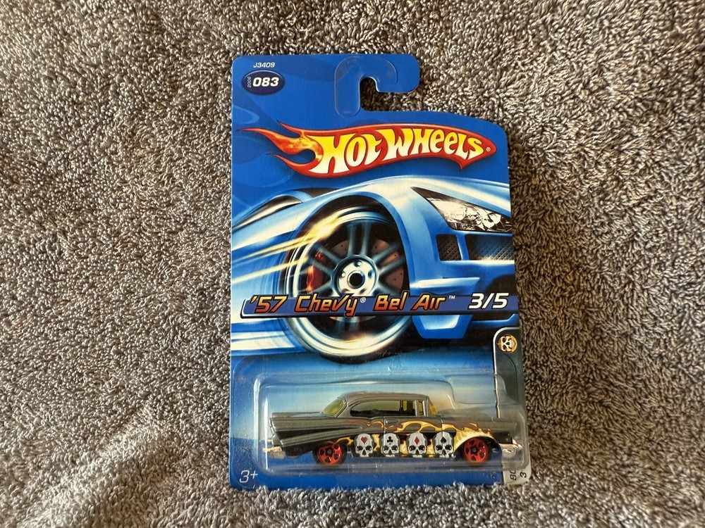 2006 Hot Wheels '57 Chevy Bel Air #083 Bone Blazers 3/5