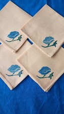 4 SERWETKI KOKTAJLOWE VINTAGE ~stencilowany niebieski kwiat na żółtej bawełnie ~ ręcznie robione