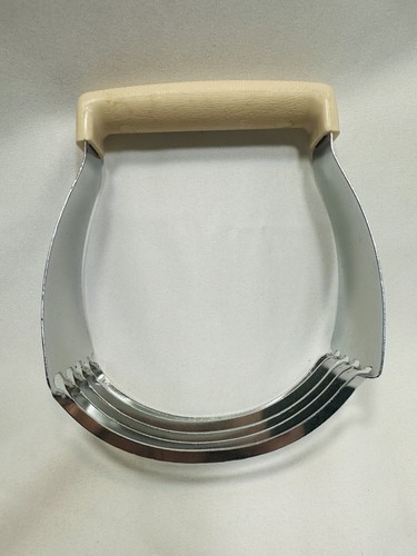 Pastry Blender Dough Cutter Flour Mixer Plastic Grip Handle Stainless Steel