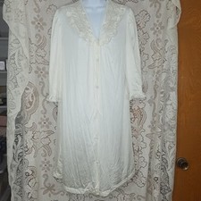 Vanity Fair Vintage Ivory nightgown long sleeve button down Women's small robe