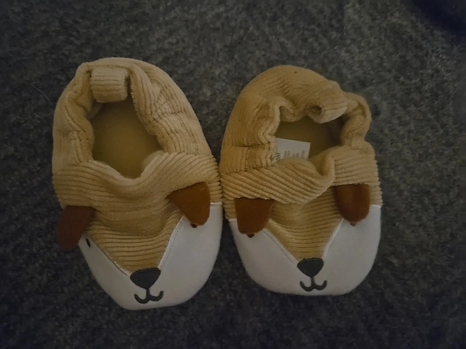 Zapatillas para cachorro infantil 3-6 meses, solo una de Carter's  Foto 2 de 4