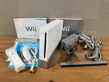 Nintendo Wii Console Bundle RVL-001 USA White, Controllers, Charger, Sensor Bar