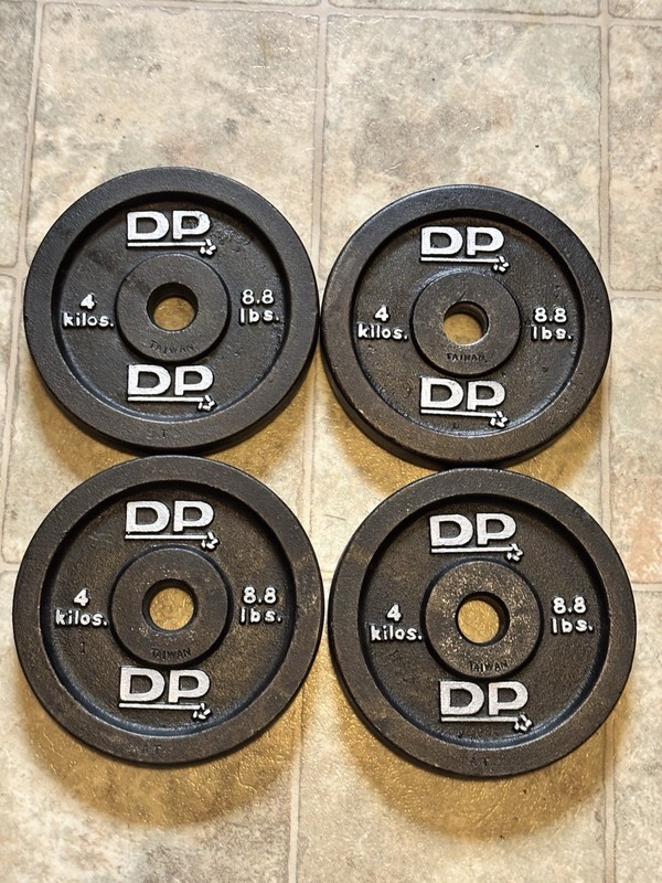 Vintage DP Barbell Weights (4) 8.8lbs  Plates 35.20lbs Total=16 Kilos
