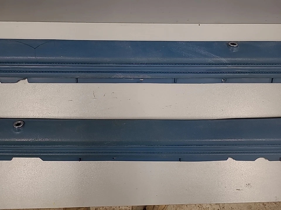 1973-76? Paneles interiores superiores para puertas Plymouth Duster Foto 3 de 4