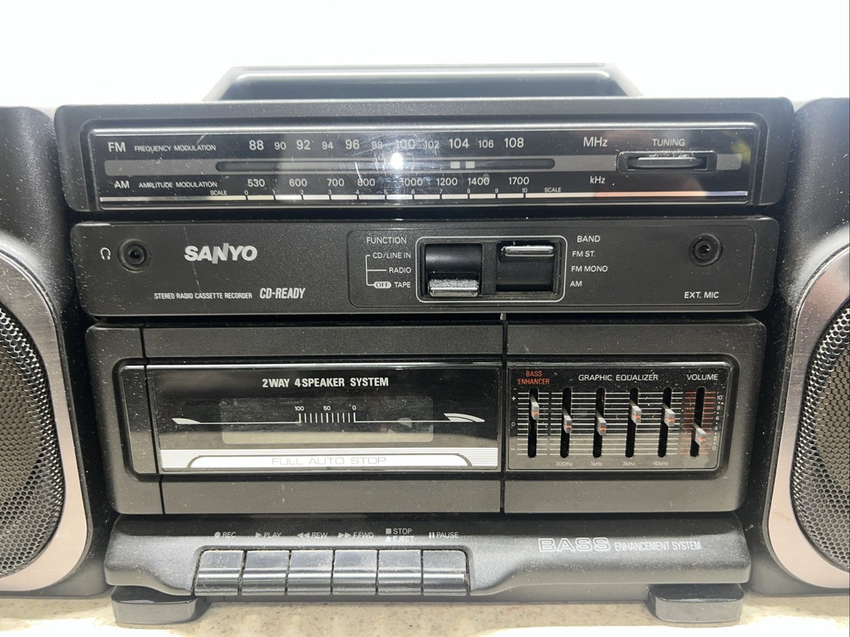 Vintage 1992 SANYO M9100 AM/FM Radio BOOMBOX Stereo Cassette