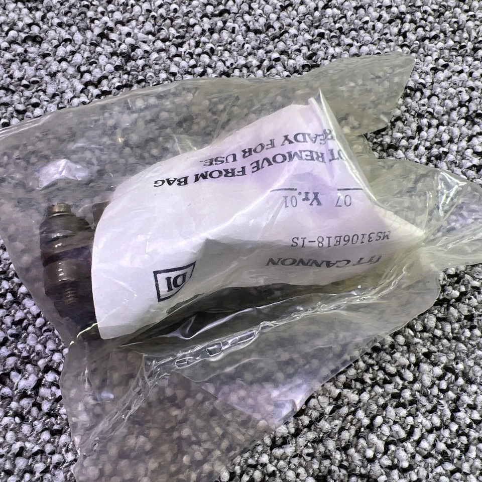 Enchufe conector circular ITT Cannon MS3106E18-1S 10 posiciones Foto 3 de 4