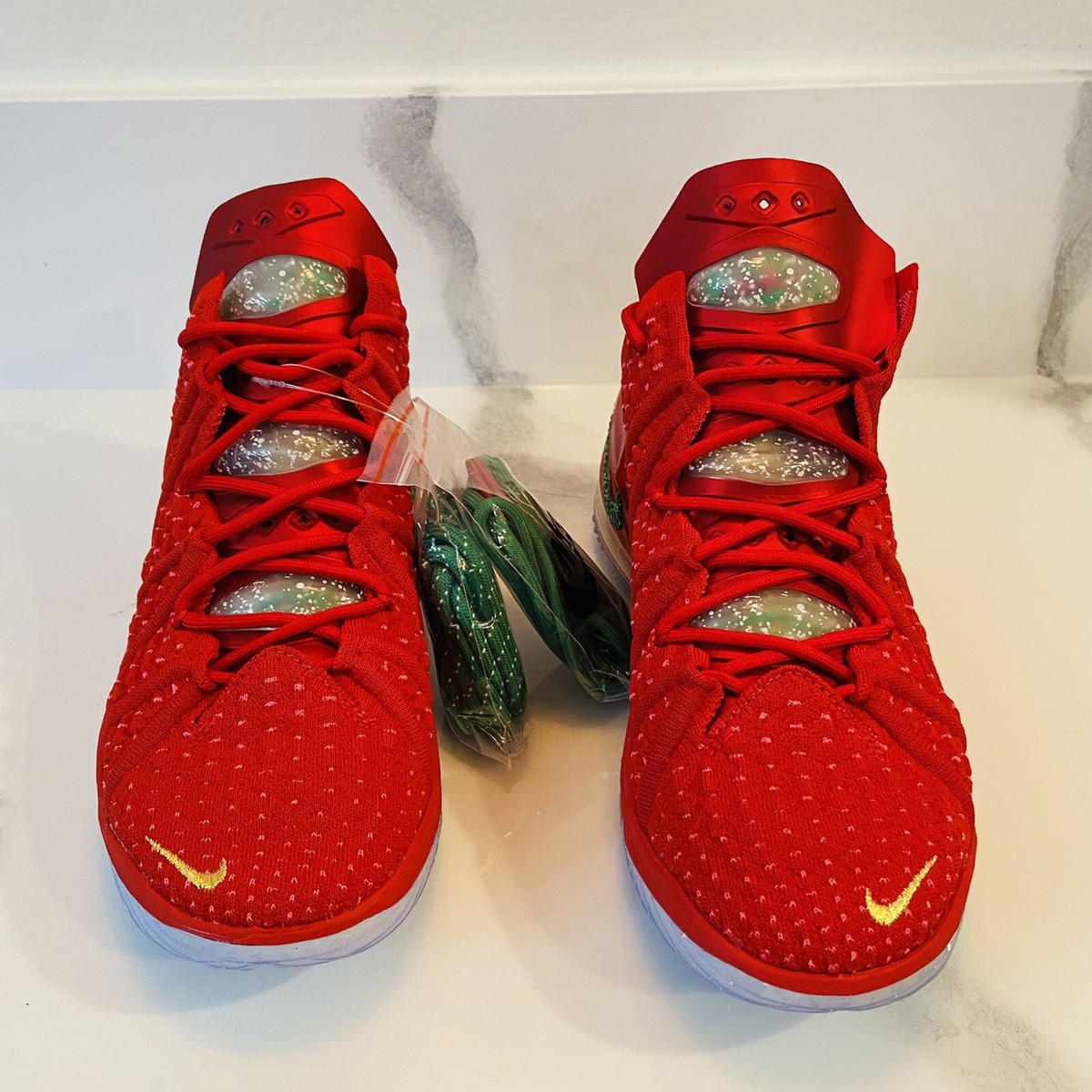 Nike Lebron 18 Basketball Shoes Christmas X-Mas in LA Men\'s 8 Women\'s 9.5 DB8148 LeBron 18  main image 2