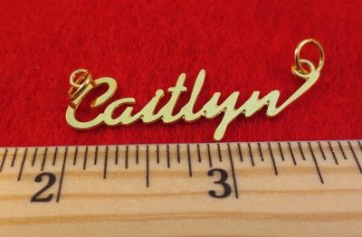14KT GOLD EP ''CAITLYN'' PERSONALIZED NAMEPLATE WORD CHARM PENDANT 6058A