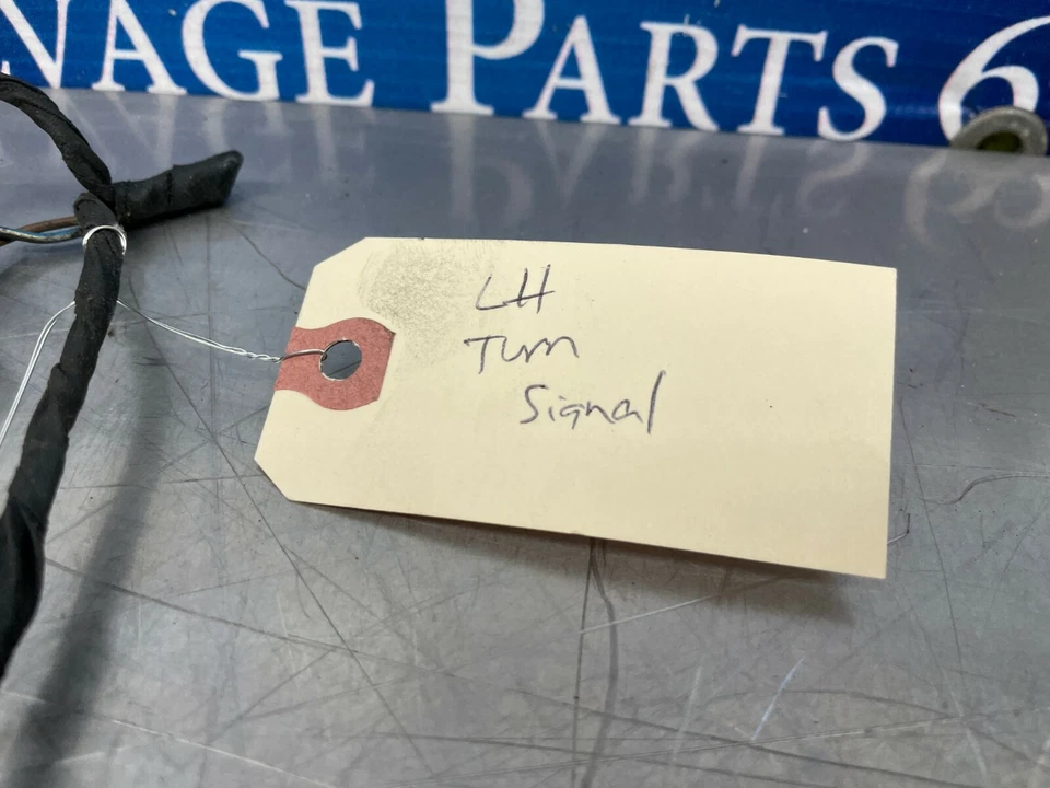 BMW 650i 2006 - señal de giro - clip para arnés de cables - bombillas - coleta - conductor izquierdo Foto 2 de 4
