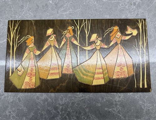 Vintage USSR Mid-century Carved  and Painted Wall Wooden Picture “ Folk Dance” - Picture 3 of 8