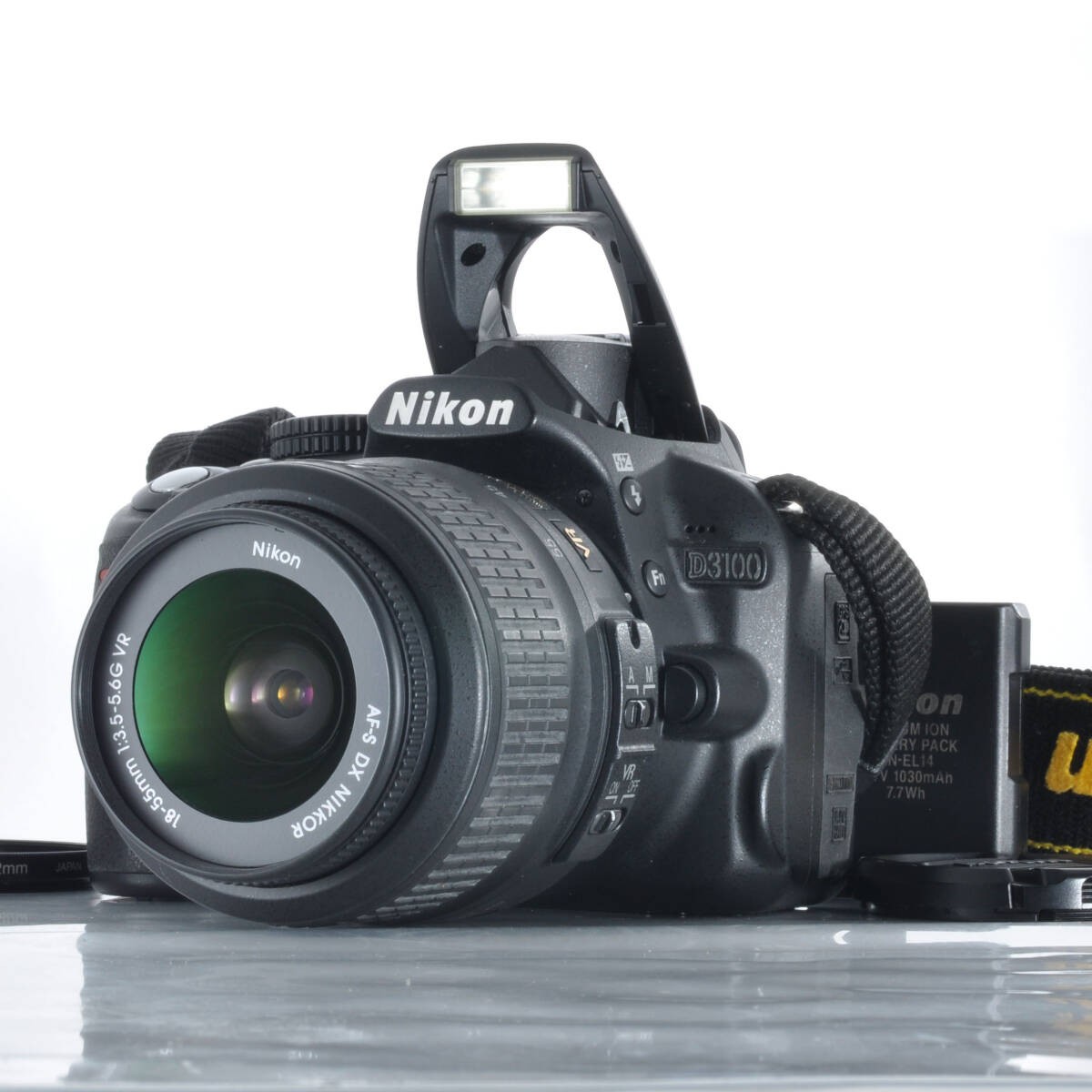 Nikon D3100 2567 shutters + AF-S DX 18-55mm F3.5-5.6 G VR