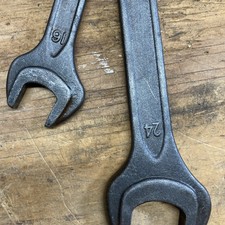Bosch Router Tools 16 & 24 Mm Set