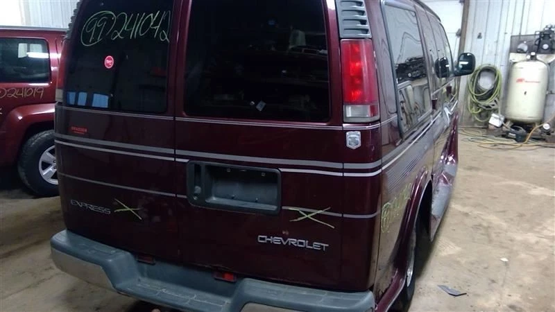 Radiator 6-262 With AC Fits 96-02 EXPRESS 1500 VAN 873317 Foto 2 de 4