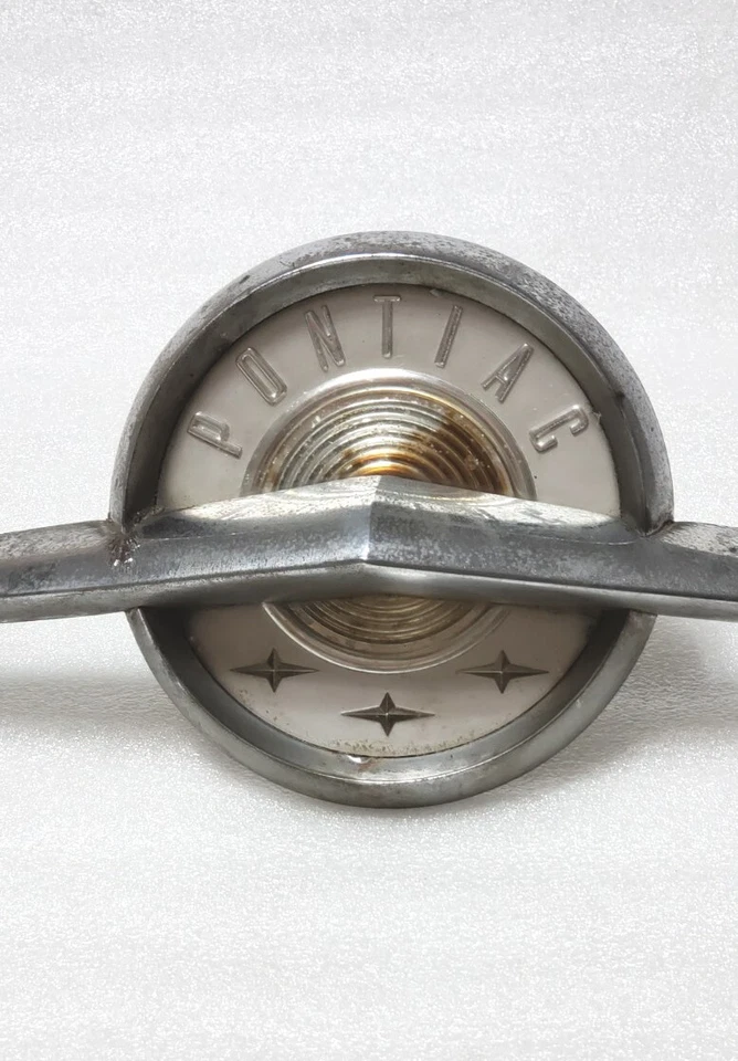 Original Vintage 1957 Pontiac Chieftain Super Chief Hood Trim Molding Emblem - Image 2 of 4