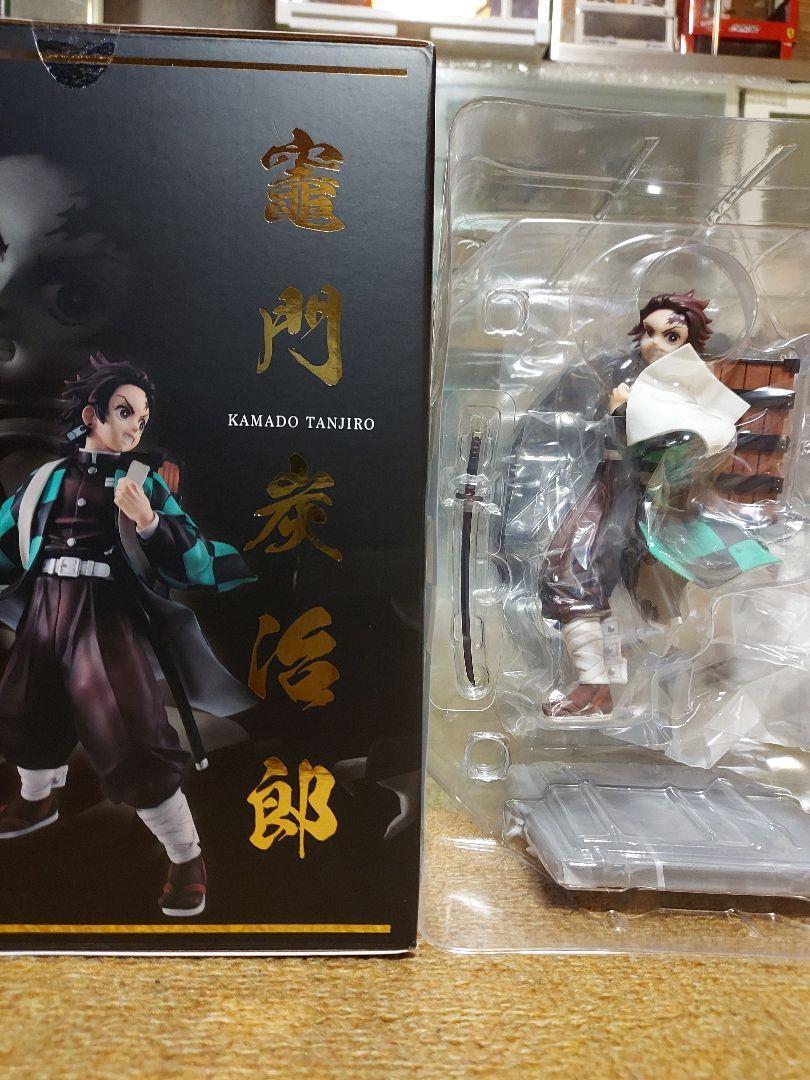 FIGURE DEMON SLAYER: KIMETSU NO YAIBA - NEZUKO KAMADO E TANJIRO KAMADO -  PRECIOUS G.E.M SERIES REF.:831157 – MEGAHOUSE