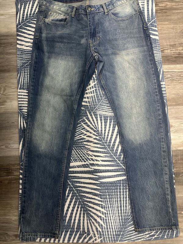 IZOD slim fit jeans size 36x32