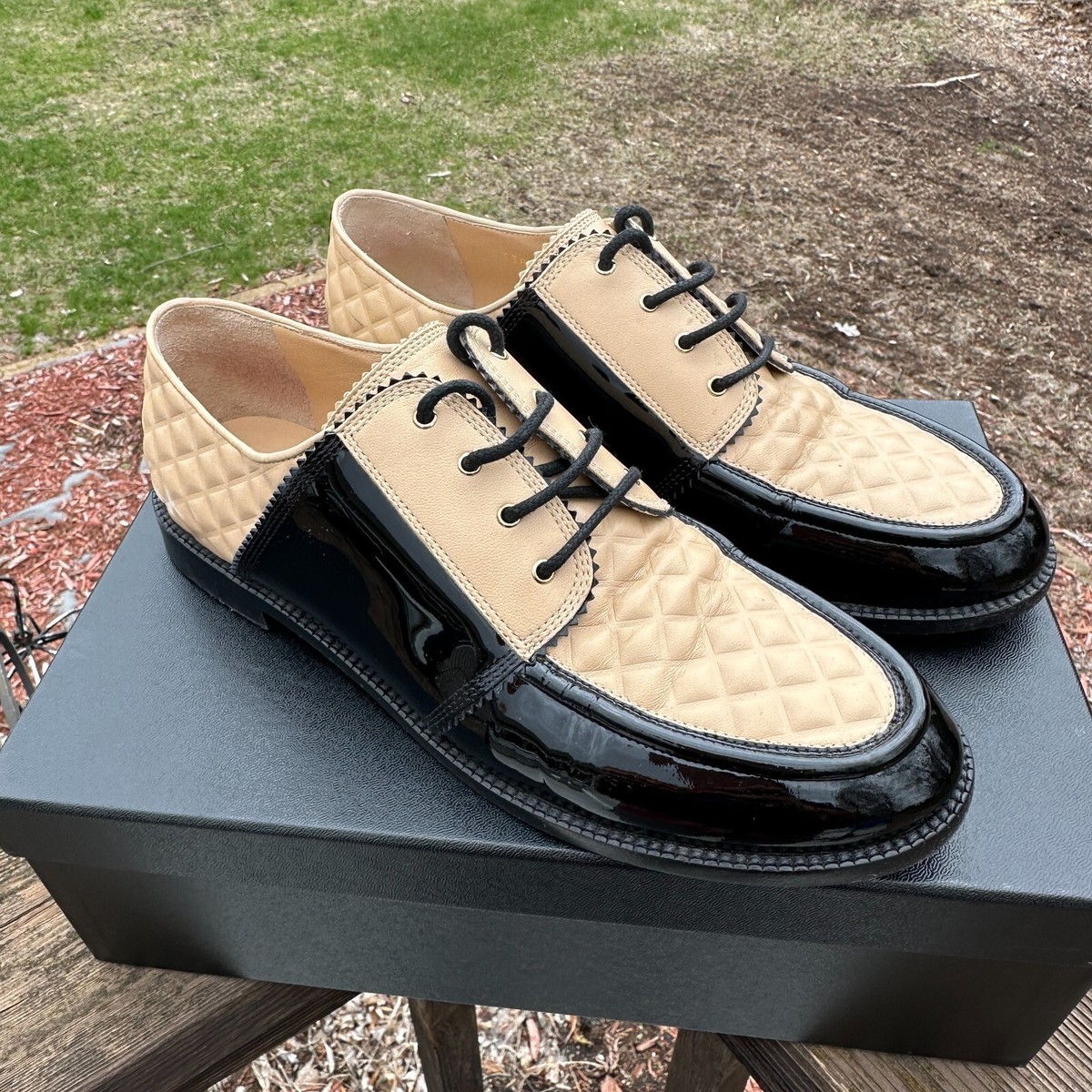 Chanel 18A Beige/Black Leather/Patent Leather Lace Up Oxford