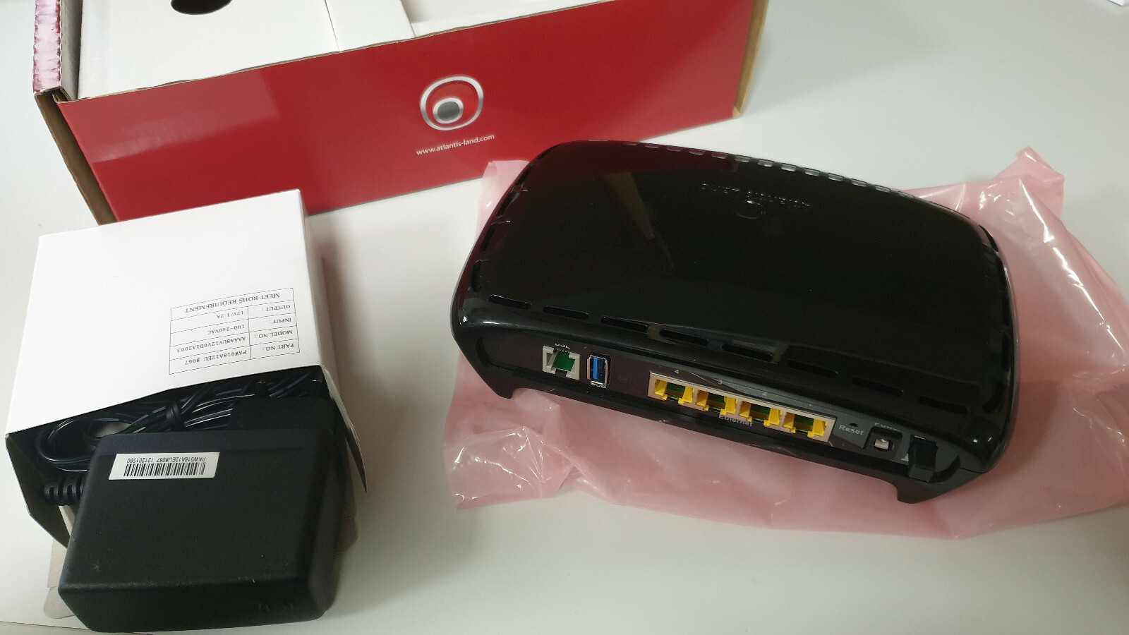 Router Atlantis 4 Porte VPN + Triple WAN: Sicurezza per Professionisti