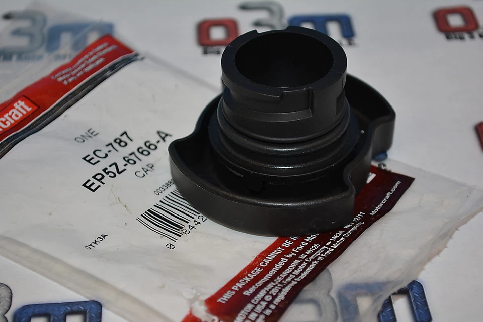 Tapa de llenado de aceite de media vuelta Ford Lincoln Mercury 5W20 nueva OEM EP5Z-6766-A EC-787 Foto 2 de 2