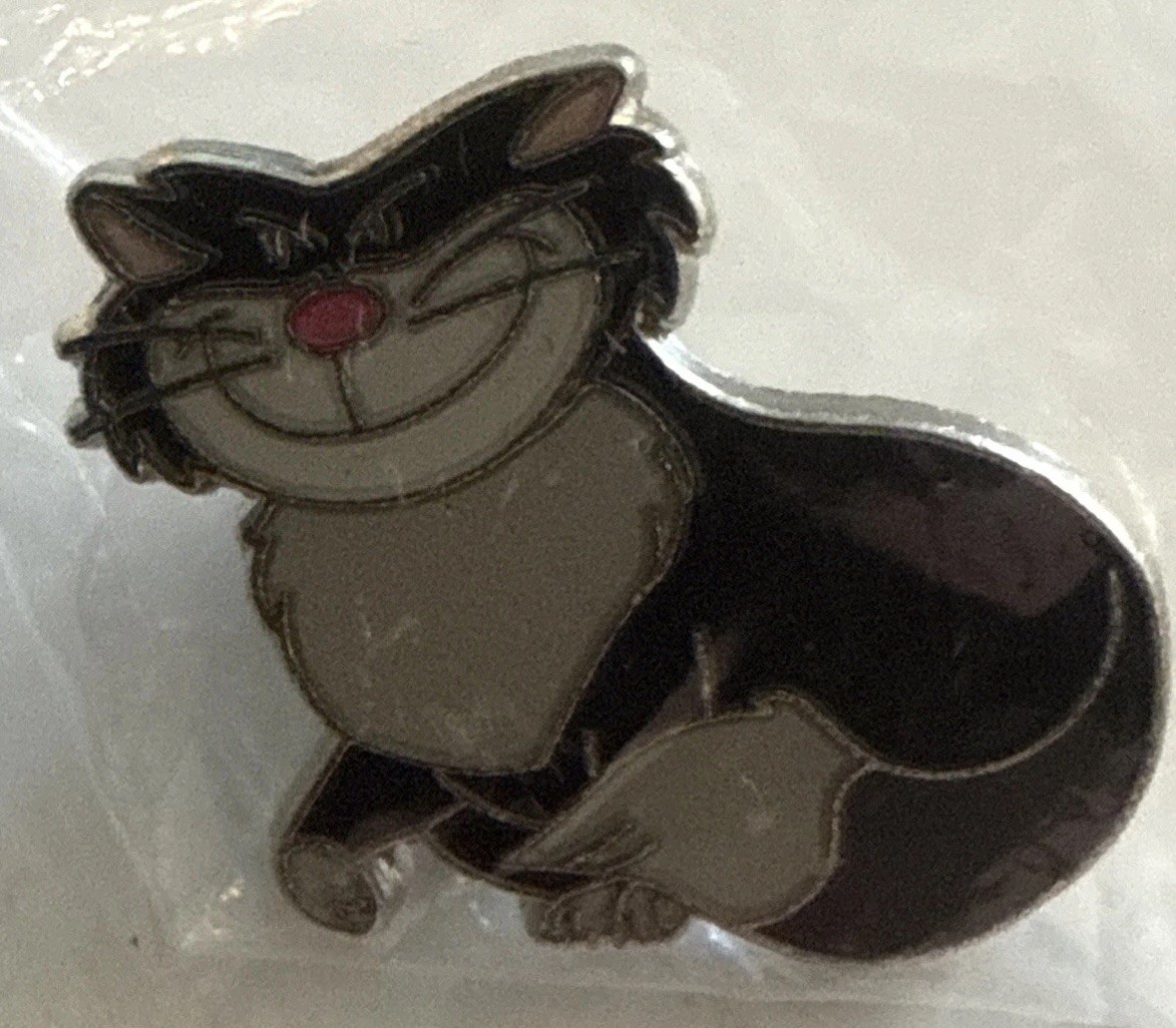 Cinderella Lucifer Cat Smile Individual Pin Disney Park Trading Pin Free Shippin