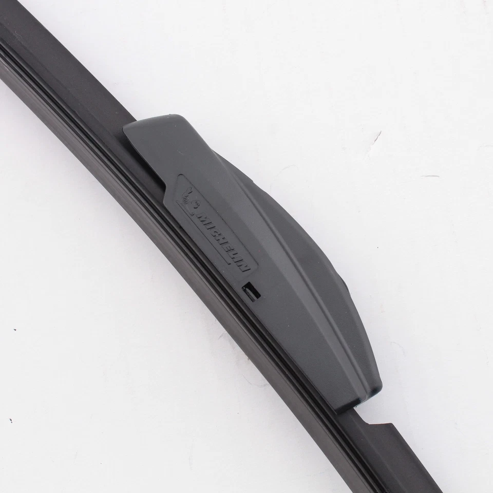 Paquete de 2 limpiaparabrisas Michelin Pro Series 16" rendimiento para todas las estaciones 10000227 Foto 3 de 4