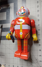 Robot Tin Toy Windup MS300 ASTRONAUT Wind up Tin Toy Vintage 1990's