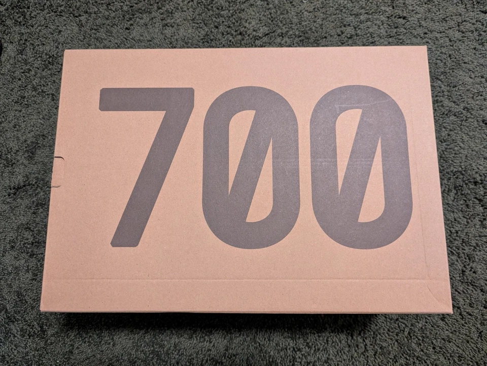 Talla 12 - Adidas Yeezy Boost 700 Naranja Lavado Foto 3 de 4