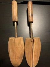 Vtg  Shoe Tree Wooden Rochester Cadillac Stretchers Keepers L-5