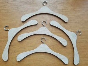 Cintre Bois 10 Cm Pour Vetement Poupee Poupon Bebe Accessoire Chaussures Ebay